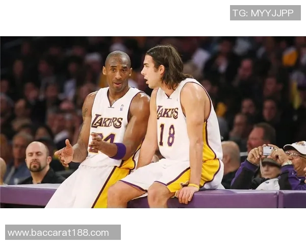 湖人传奇球员武贾西奇格林霍里携手为洛杉矶社区送温暖火鸡