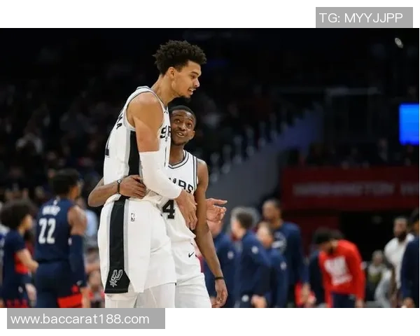 福克斯谈文班复出对球队的积极影响让我们打得更加轻松自如