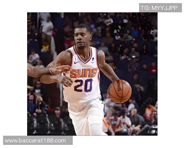 布克首发表现出色33分钟内高效砍下24分助力球队胜利