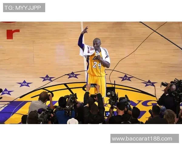 科比与里夫斯前五年得分对比新秀年均7分第五季飙升至285分